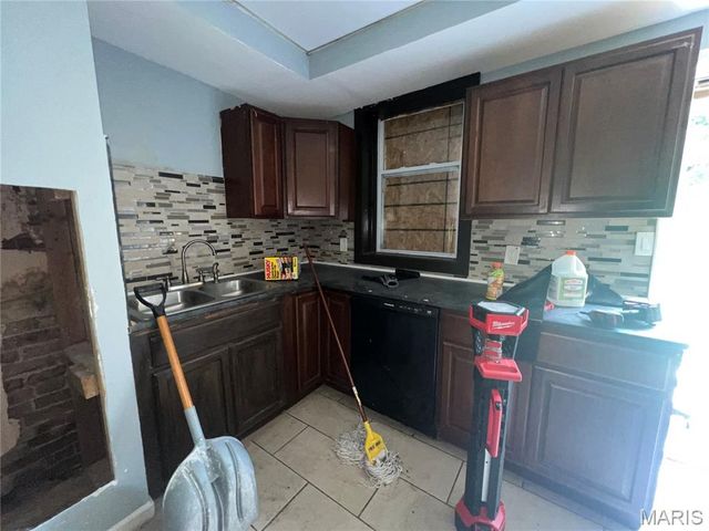 7909 Pennsylvania Avenue, St Louis, MO 63111