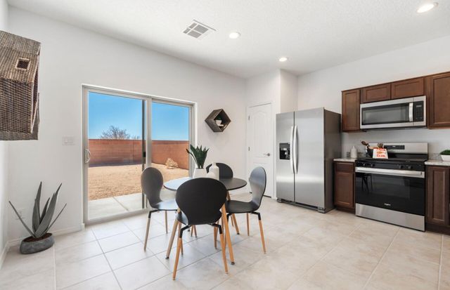 286 Spectrum Avenue SW, Rio Rancho, NM 87124