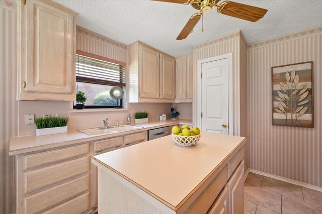 2207 Hunter View Court, Arlington, TX 76013