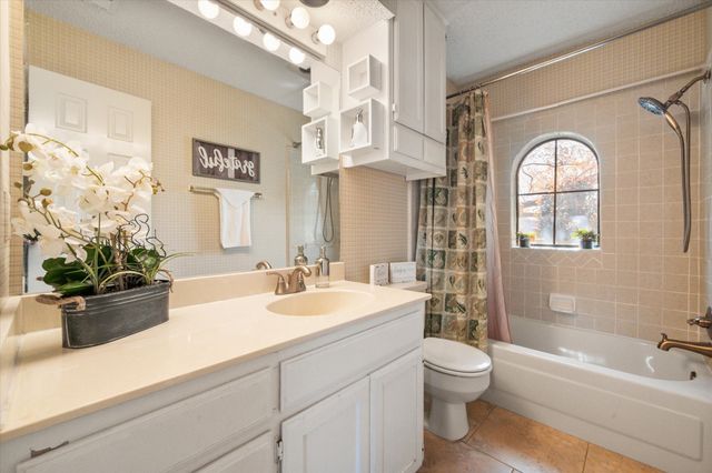 2207 Hunter View Court, Arlington, TX 76013