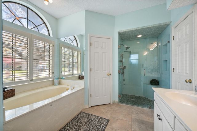 2207 Hunter View Court, Arlington, TX 76013