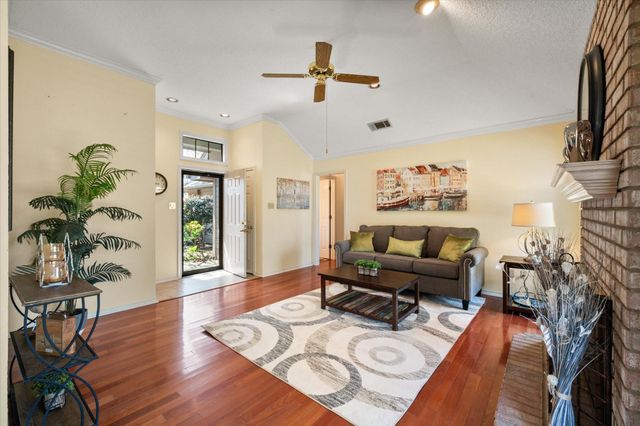 2207 Hunter View Court, Arlington, TX 76013