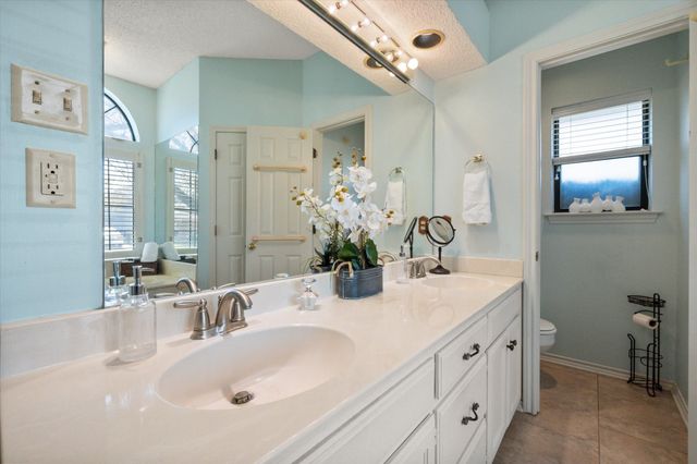 2207 Hunter View Court, Arlington, TX 76013