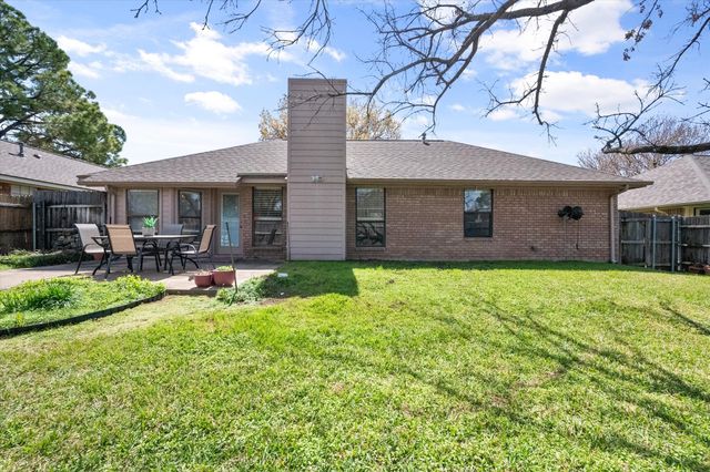 2207 Hunter View Court, Arlington, TX 76013