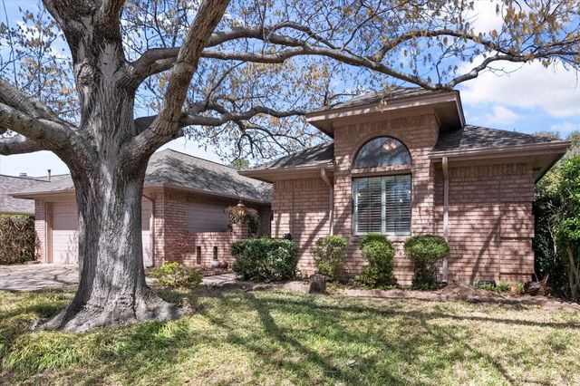 2207 Hunter View Court, Arlington, TX 76013