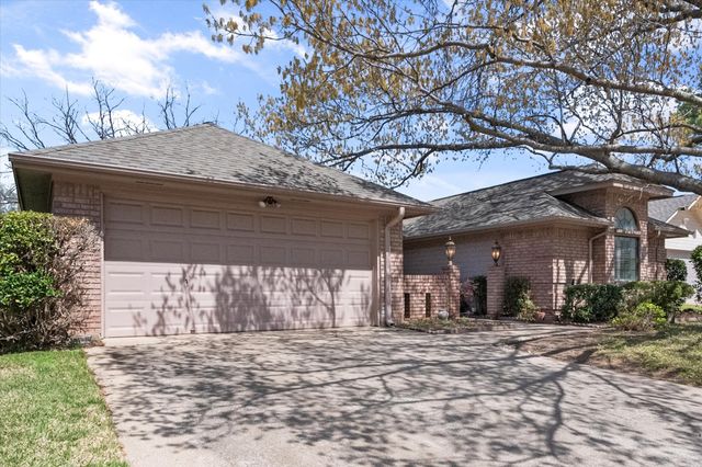 2207 Hunter View Court, Arlington, TX 76013