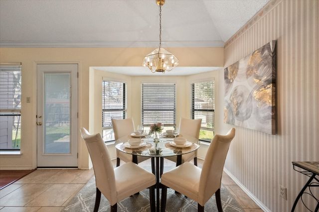 2207 Hunter View Court, Arlington, TX 76013