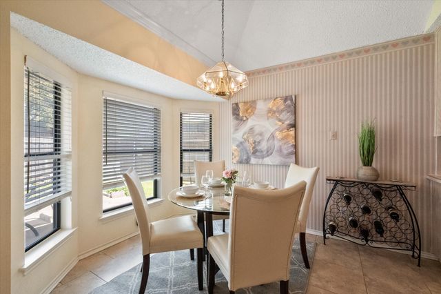 2207 Hunter View Court, Arlington, TX 76013