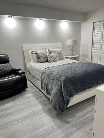 2055 SW 122nd Ave 425, Miami, FL 33175