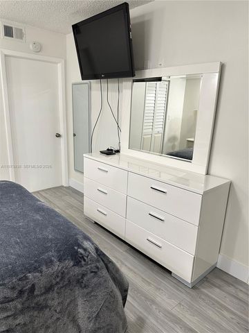 2055 SW 122nd Ave 425, Miami, FL 33175