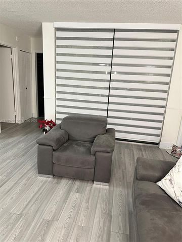 2055 SW 122nd Ave 425, Miami, FL 33175