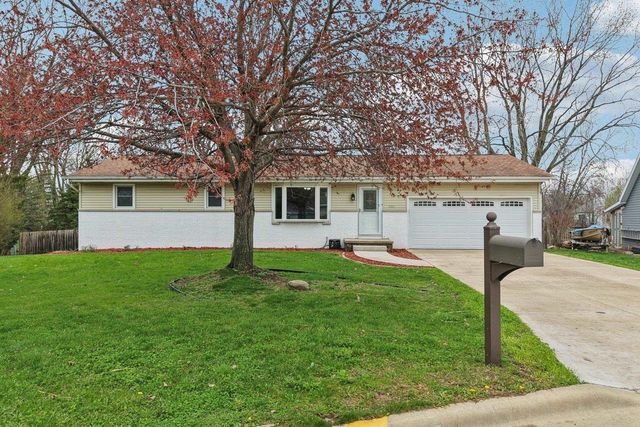 890 Blaser Court, Sun Prairie, WI 53590