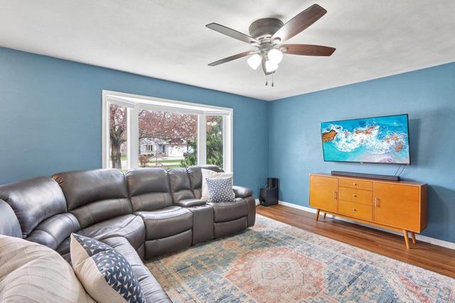 890 Blaser Court, Sun Prairie, WI 53590