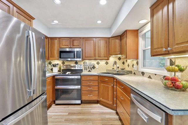890 Blaser Court, Sun Prairie, WI 53590