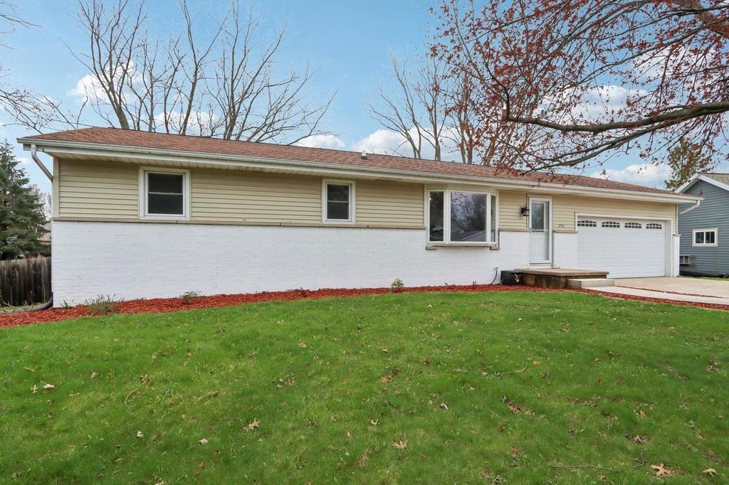 890 Blaser Court, Sun Prairie, WI 53590