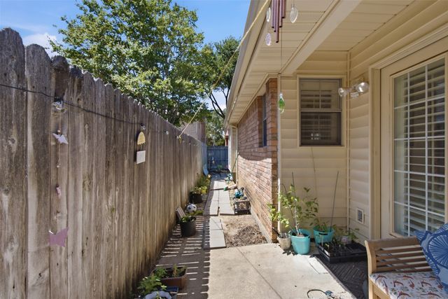 923 Newport Drive, Mesquite, TX 75149