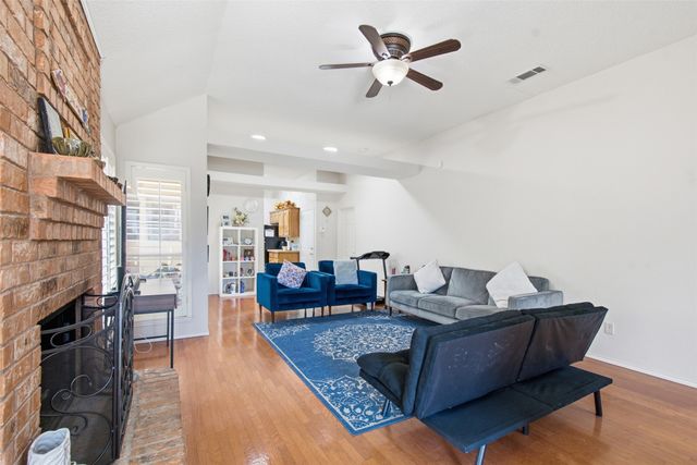 923 Newport Drive, Mesquite, TX 75149