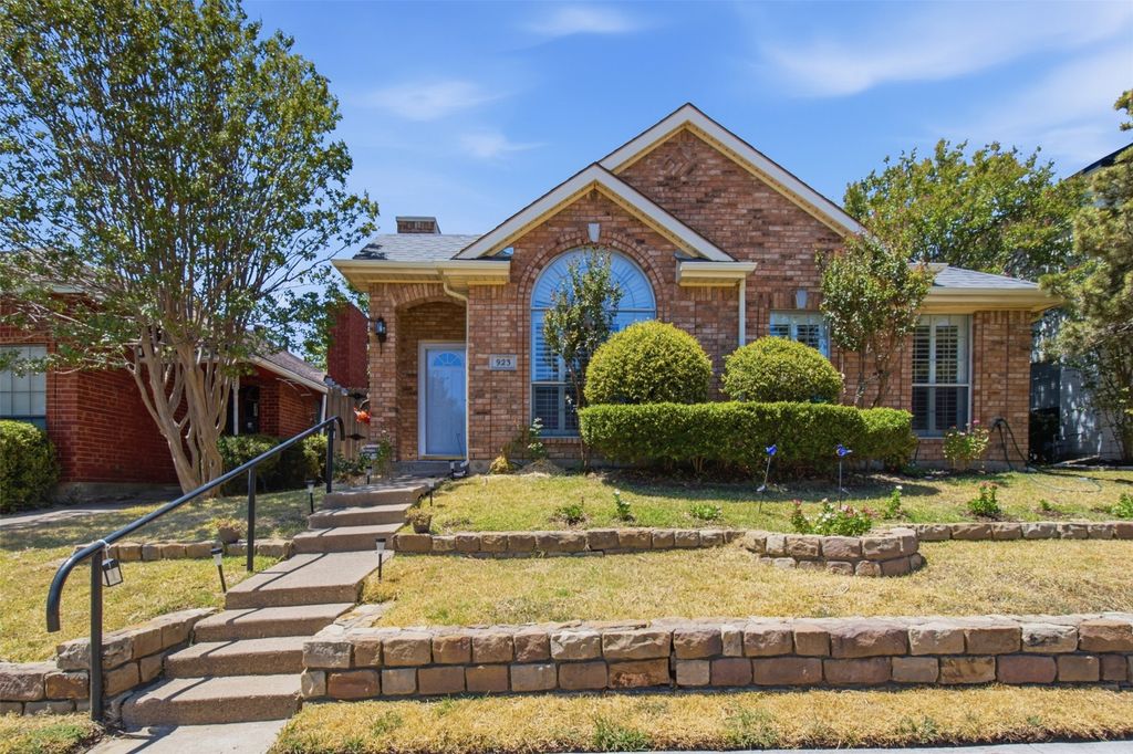 923 Newport Drive, Mesquite, TX 75149