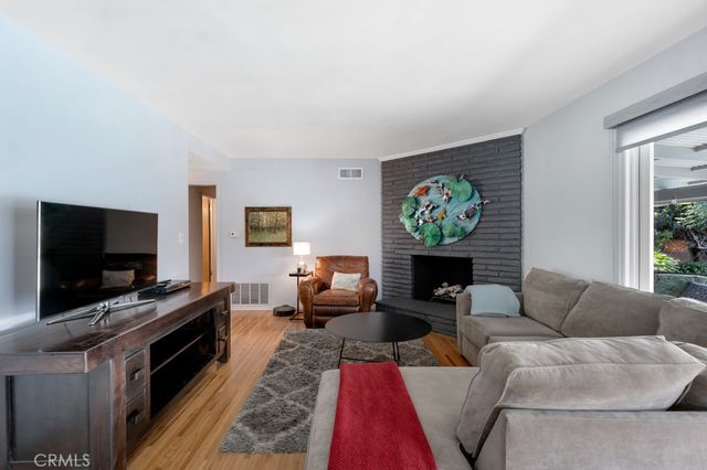 8367 Garden Grove, Northridge, CA 91325