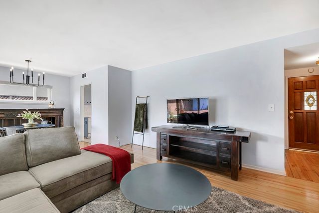 8367 Garden Grove, Northridge, CA 91325