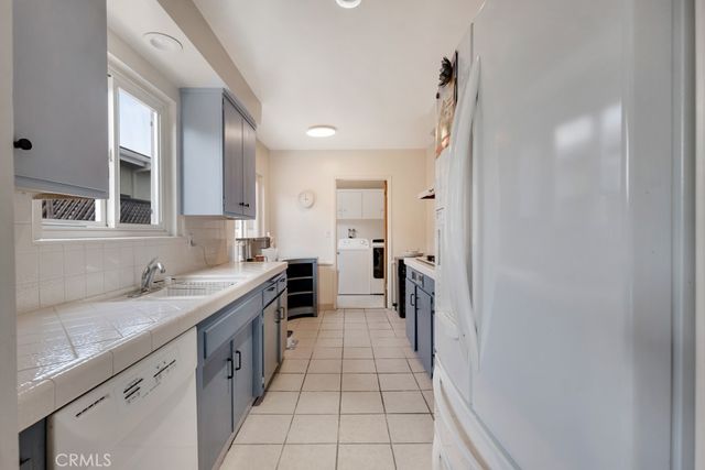 8367 Garden Grove, Northridge, CA 91325