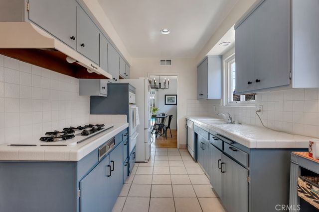 8367 Garden Grove, Northridge, CA 91325