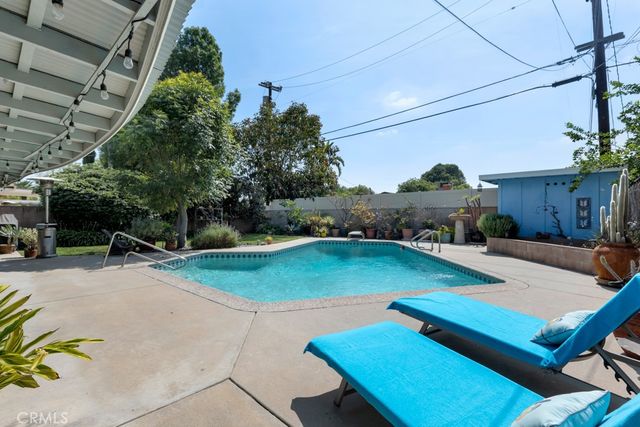 8367 Garden Grove, Northridge, CA 91325