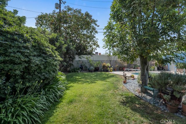 8367 Garden Grove, Northridge, CA 91325