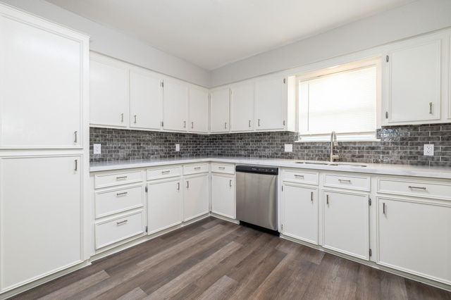 2302 38th Avenue N, Texas City, TX 77590