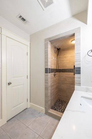 2302 38th Avenue N, Texas City, TX 77590