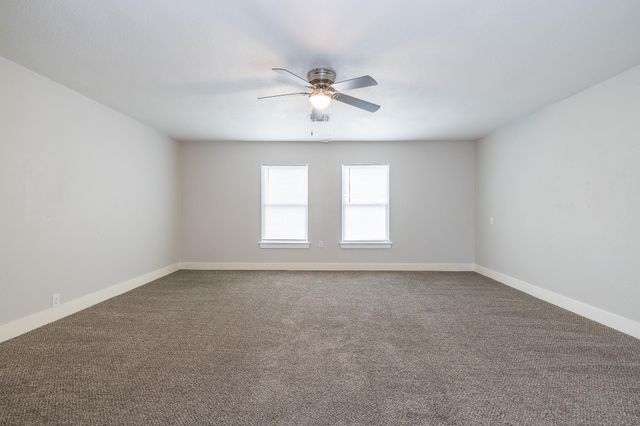 2302 38th Avenue N, Texas City, TX 77590