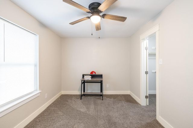 2302 38th Avenue N, Texas City, TX 77590