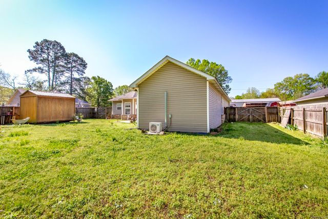 8 Cross Street, Mayflower, AR 72106