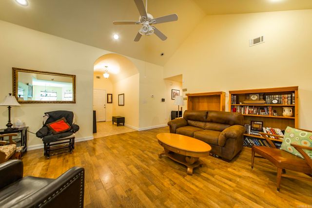 8 Cross Street, Mayflower, AR 72106