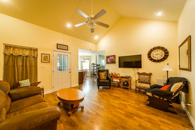 8 Cross Street, Mayflower, AR 72106