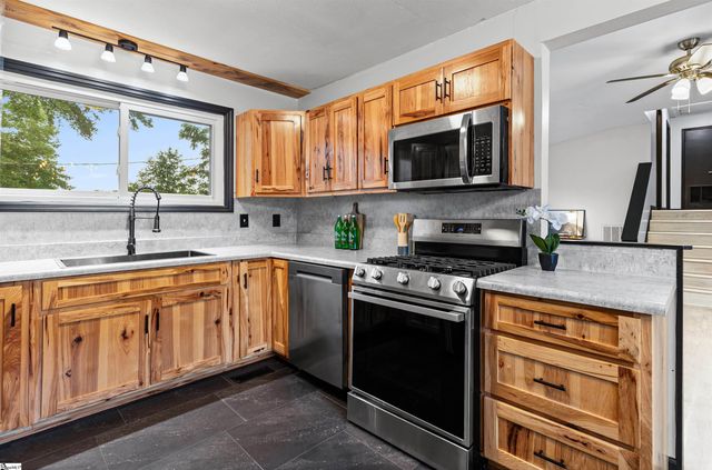 1302 Wham Lawn Road, Gray Court, SC 29645