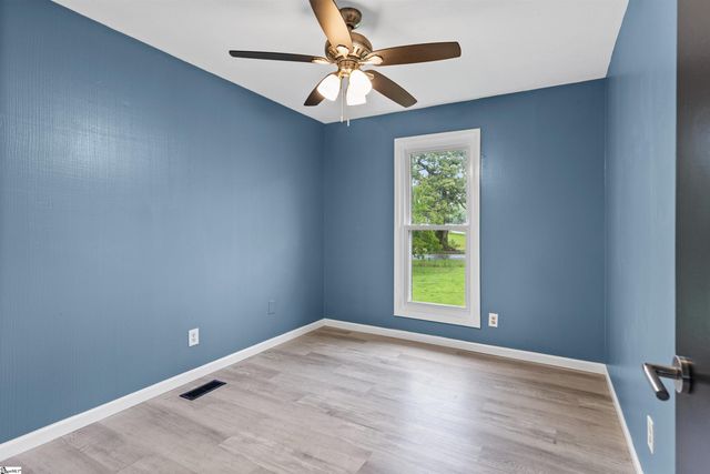1302 Wham Lawn Road, Gray Court, SC 29645
