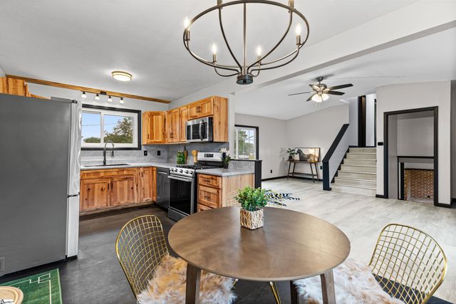 1302 Wham Lawn Road, Gray Court, SC 29645