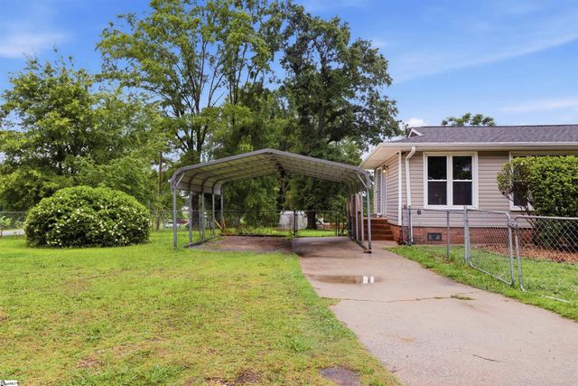 1302 Wham Lawn Road, Gray Court, SC 29645