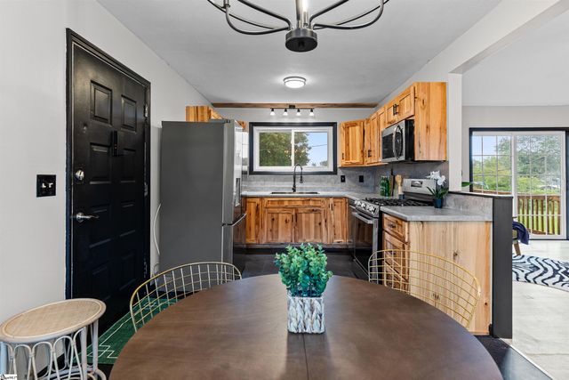1302 Wham Lawn Road, Gray Court, SC 29645