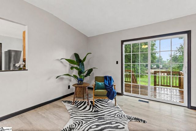 1302 Wham Lawn Road, Gray Court, SC 29645