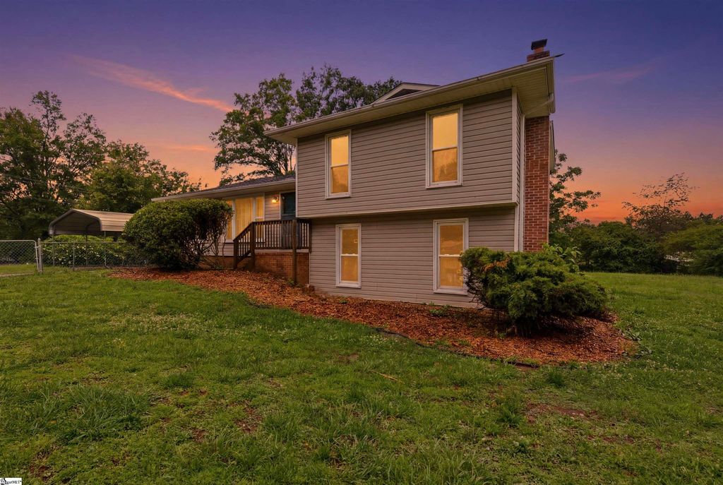 1302 Wham Lawn Road, Gray Court, SC 29645