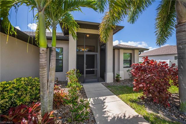 910 SW 12th TER, Cape Coral, FL 33991