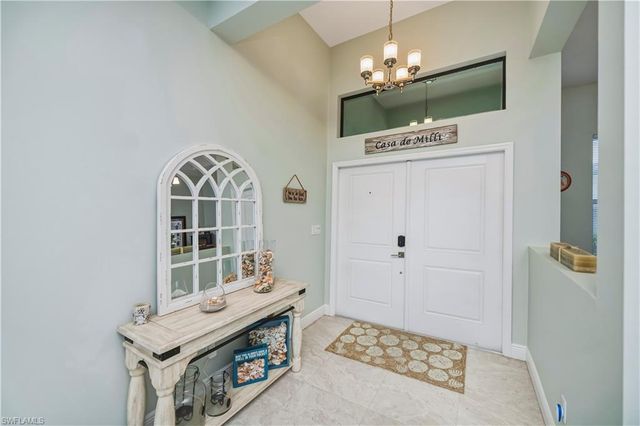 910 SW 12th TER, Cape Coral, FL 33991