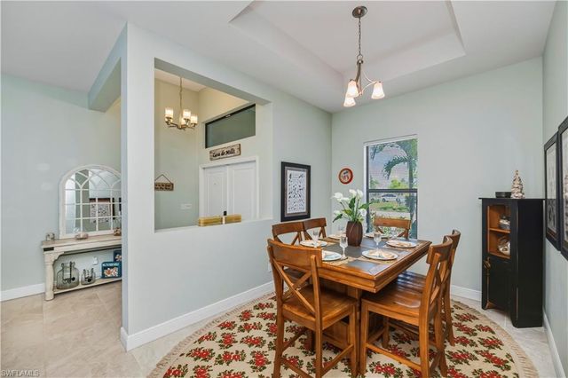 910 SW 12th TER, Cape Coral, FL 33991