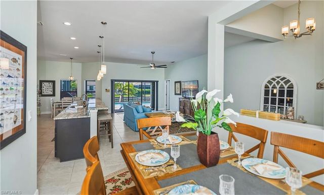 910 SW 12th TER, Cape Coral, FL 33991