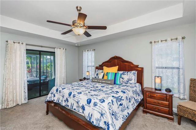 910 SW 12th TER, Cape Coral, FL 33991