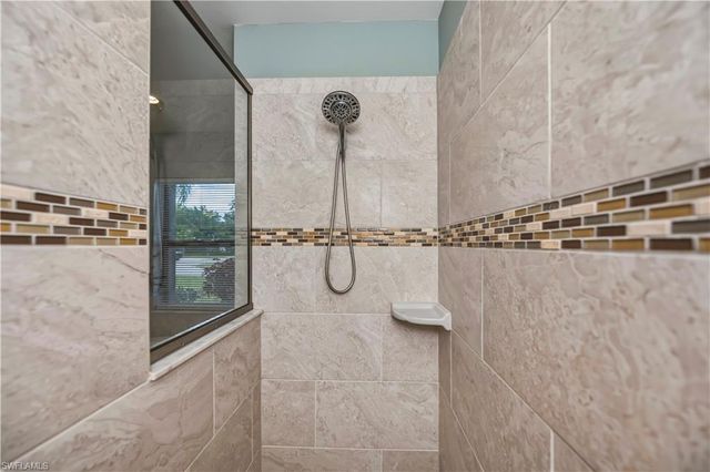 910 SW 12th TER, Cape Coral, FL 33991