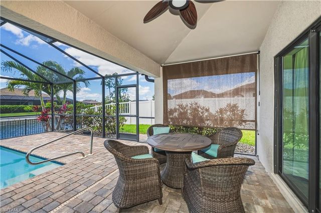 910 SW 12th TER, Cape Coral, FL 33991
