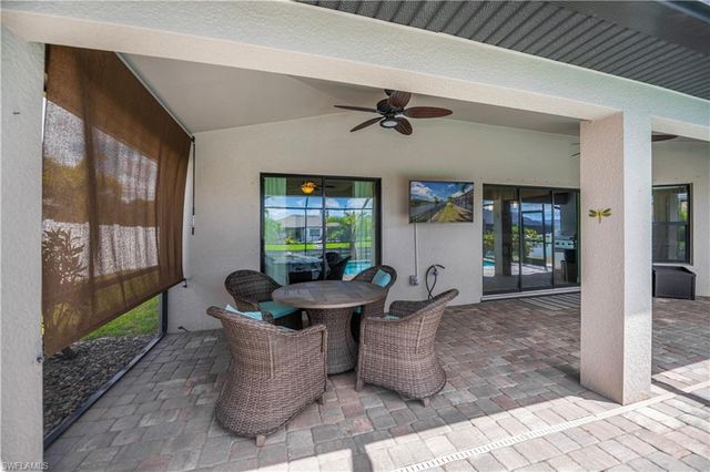 910 SW 12th TER, Cape Coral, FL 33991